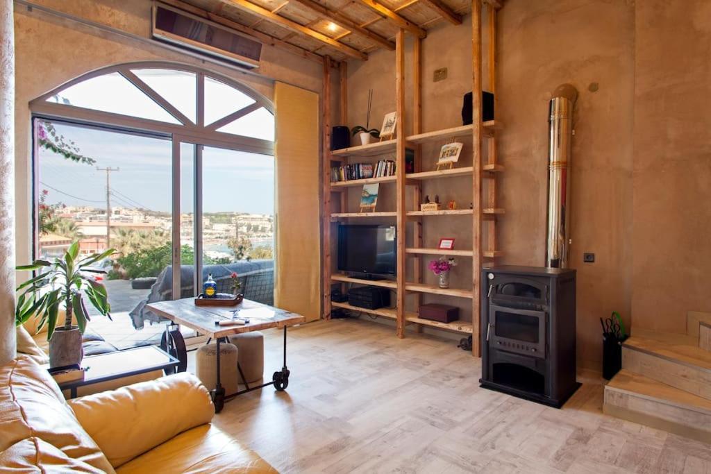 Lenico Beachfront Suites อาเยีย เปลาเยีย ภายนอก รูปภาพ
