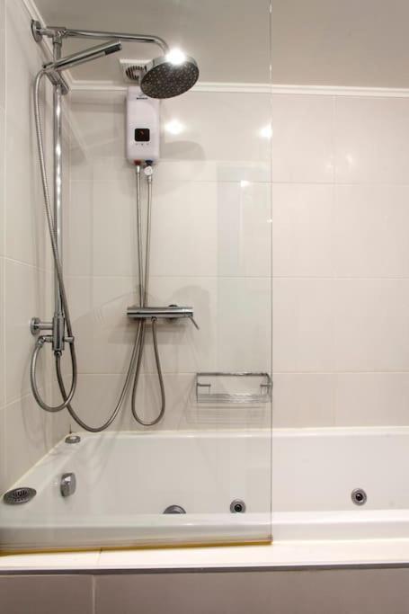 Lenico Beachfront Suites อาเยีย เปลาเยีย ภายนอก รูปภาพ